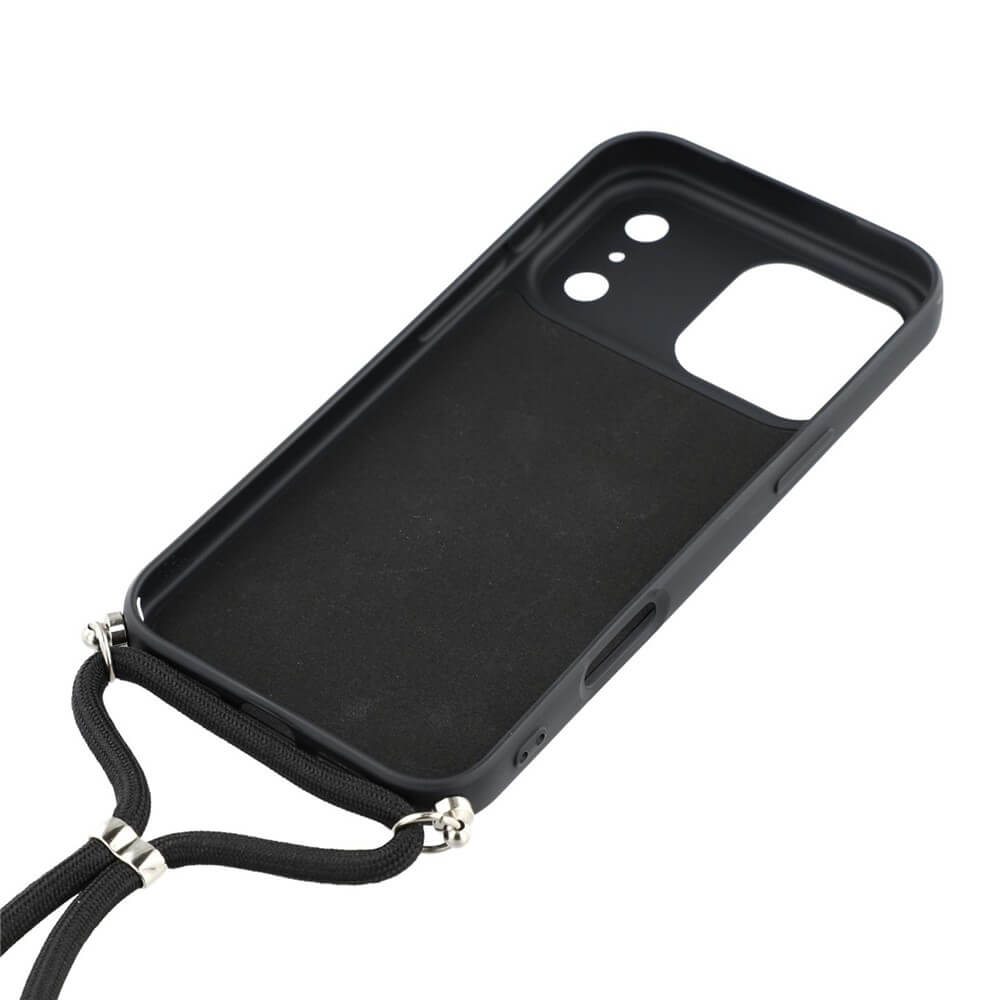 Die Cover-Discount iPhone 17 Pro - Hülle mit Umhängeband ist schräg mit präzisen Kamera- und Tasten-Aussparungen dargestellt.
