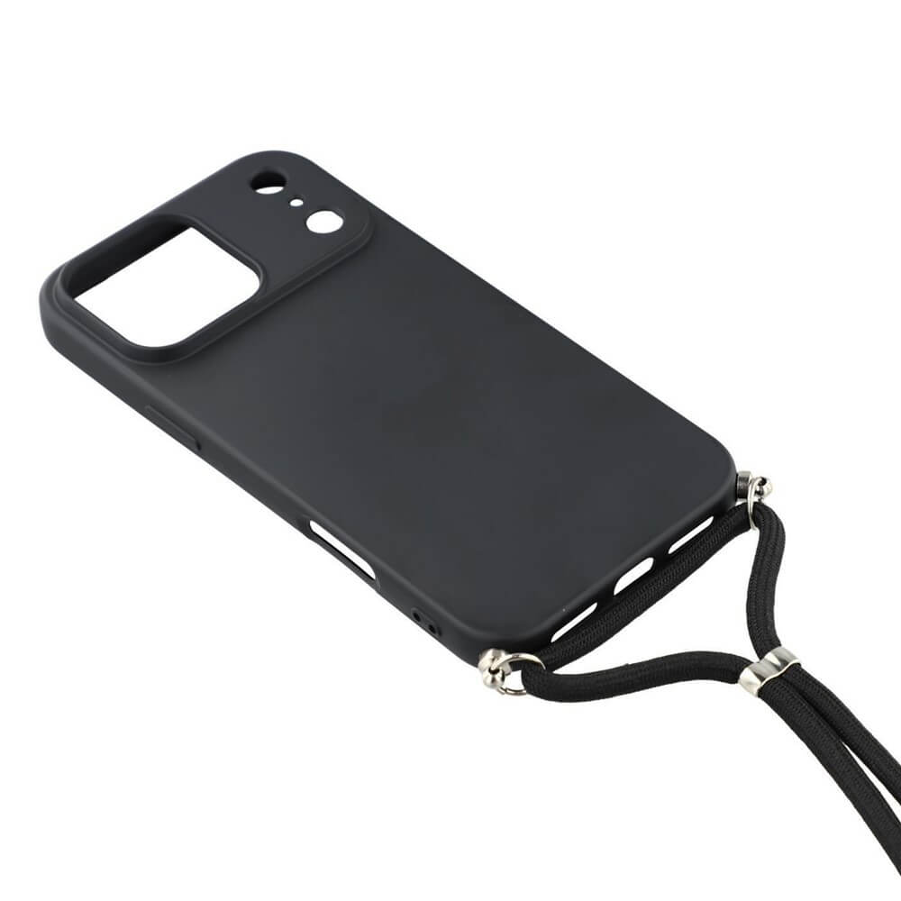 Die Cover-Discount iPhone 17 Pro Max - Hülle mit Umhängeband aus robustem TPU ist auf der Rückseite abgebildet und zeigt schräg alle passgenauen Öffnungen.