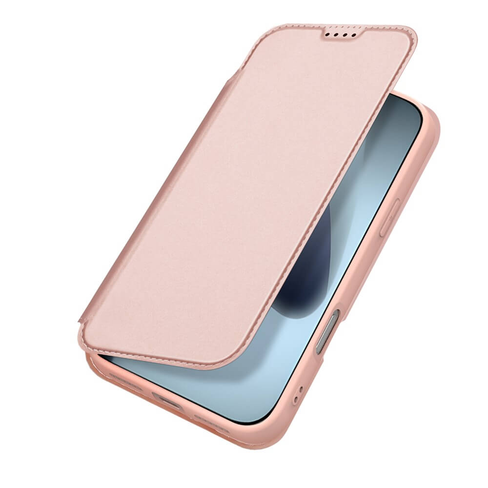 Ein teilweise geöffnetes Dux Ducis Skin Pro Flip Case in Pink offenbart ein iPhone 17 Pro Max im Inneren, schräg betrachtet.