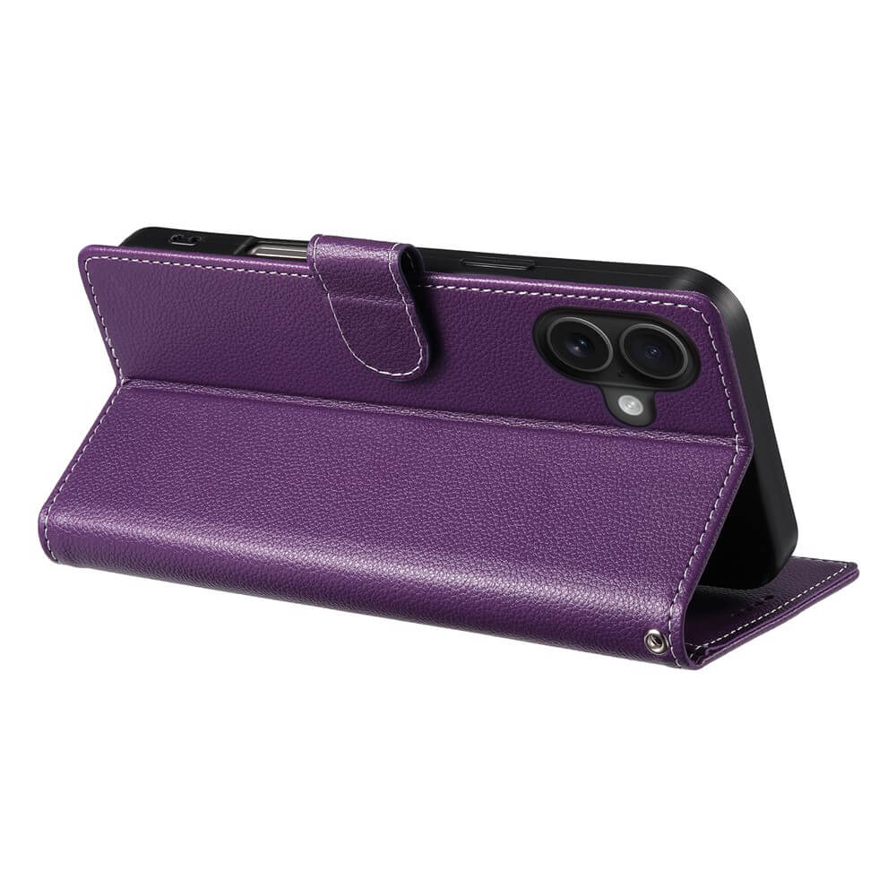 Das Cover-Discount iPhone 17 - Leder Etui Hülle Struktura Design bietet eine elegante lilafarbene Hülle mit Standfunktion, die Ihr Telefon sicher im Querformat hält und so funktionalen Schutz bietet.