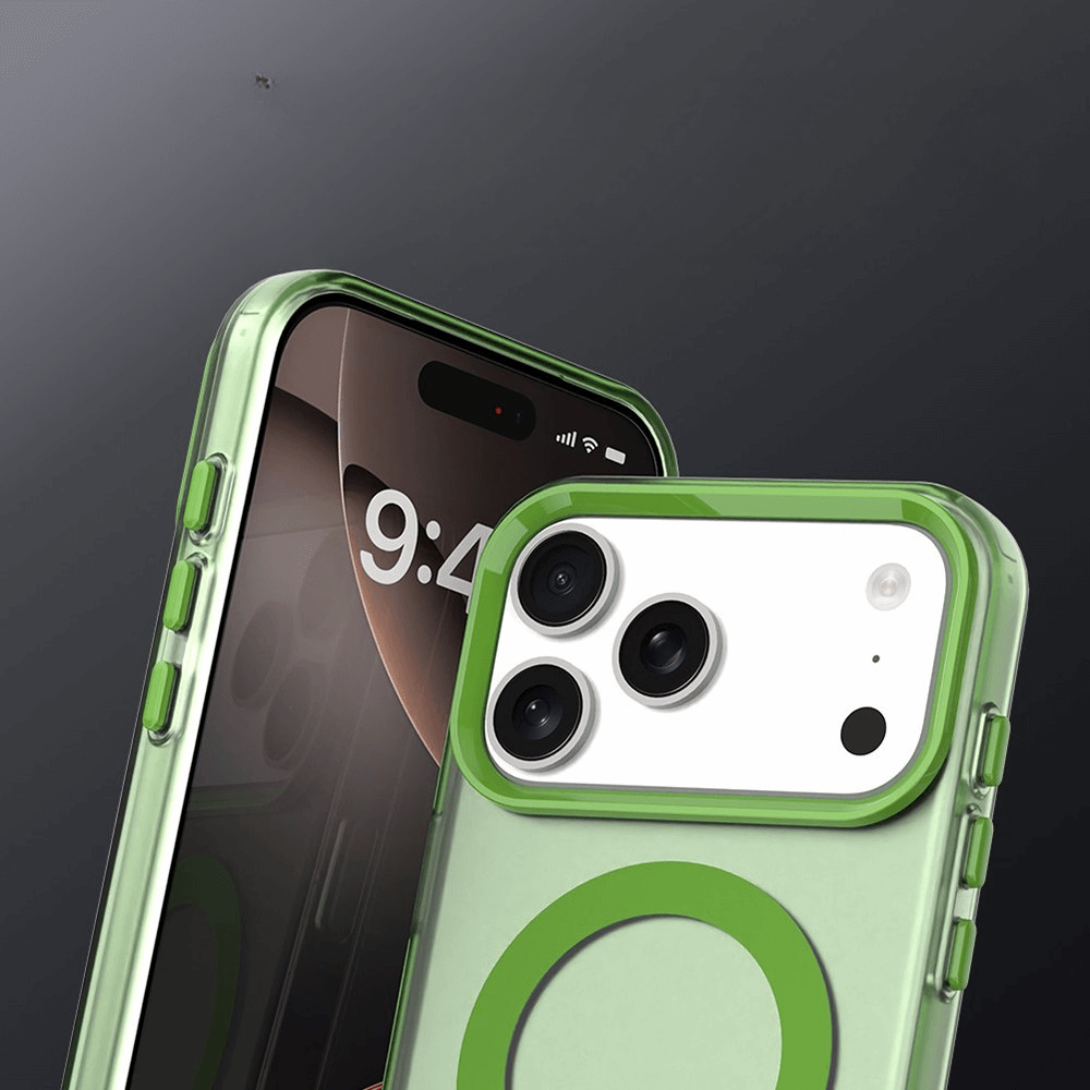 Zwei iPhone 17 Pro Max Smartphones mit grüner Acryl-Handyhülle mit Magnet und Farbakzent von Cover-Discount - eine zeigt das Display, die andere hebt den MagSafe-Ring für bequemes kabelloses Laden hervor.