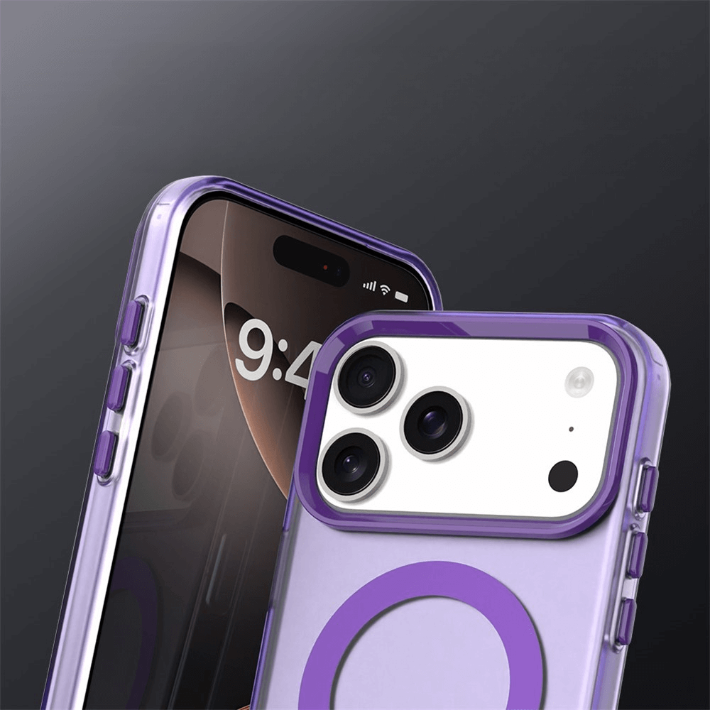 Zwei iPhone 17 Pro Max von Cover-Discount mit lila Acryl-Handyhülle mit Magnet und Farbakzent, mit Kameralinsen und einem 9:41 Bildschirm - perfekt für kabelloses Laden und als iPhone 17 Pro Max Hülle.