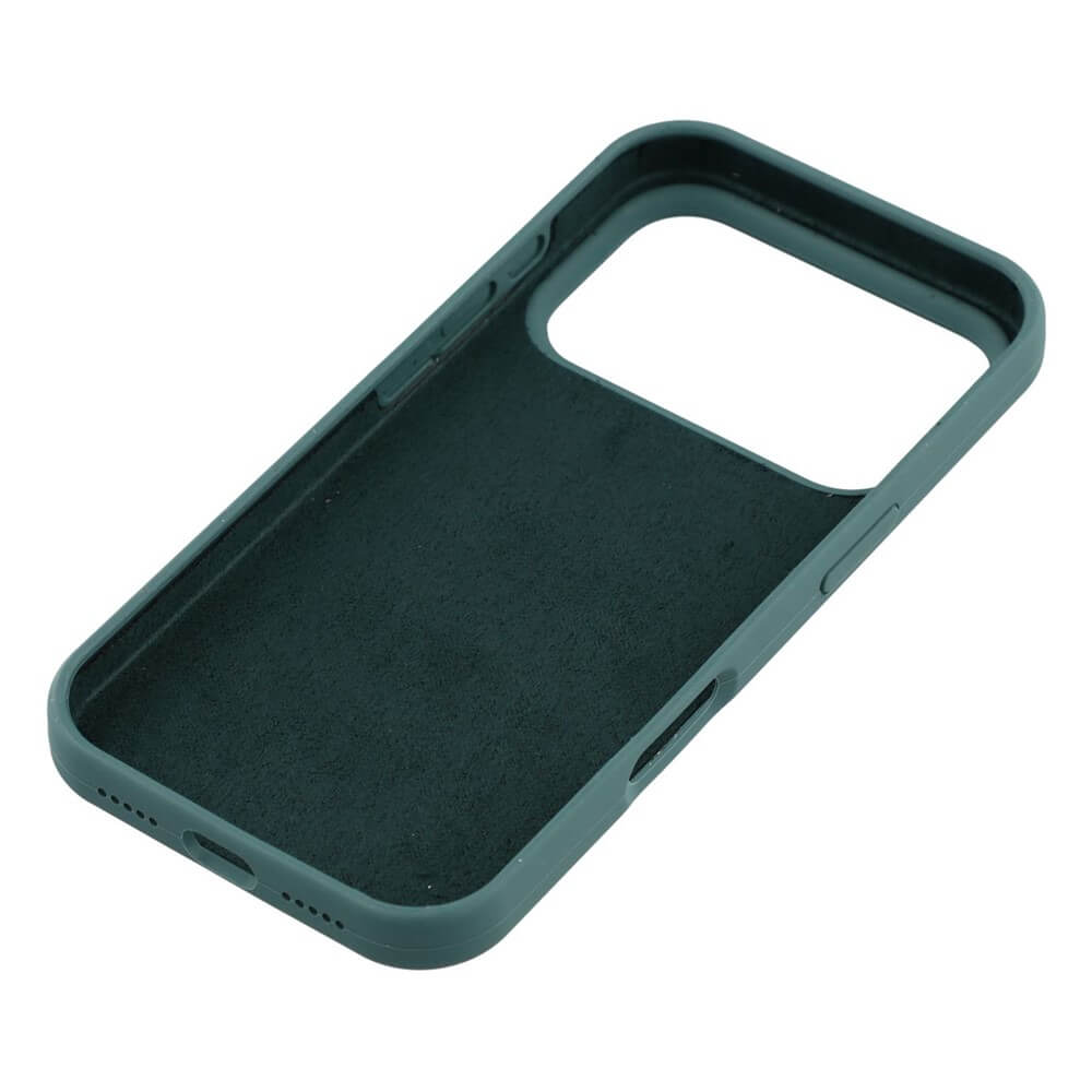 Die Cover-Discount iPhone 17 Pro Max - Solide Silikonhülle in Dunkelgrün verfügt über eine Soft-Touch-Oberfläche, schlanken Schutz und präzise Aussparungen für Tasten, Kamera und Ladeanschluss. Abgebildet auf einem weißen Hintergrund.