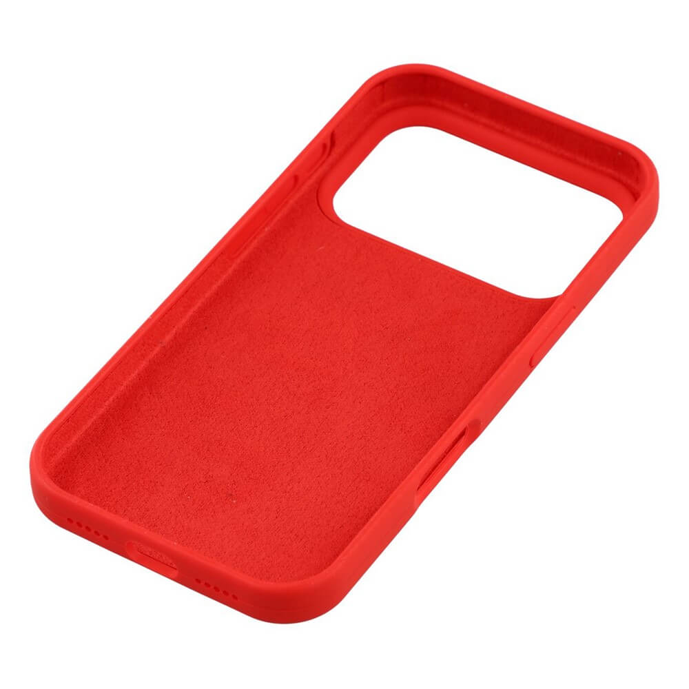 Die Cover-Discount iPhone 17 Pro Max - Solide Silikonhülle in Rot liegt flach auf weißem Hintergrund, bietet schlanken Schutz, präzise Aussparungen für Kamera und Anschlüsse sowie Soft-Touch-Oberfläche für Komfort und Halt.