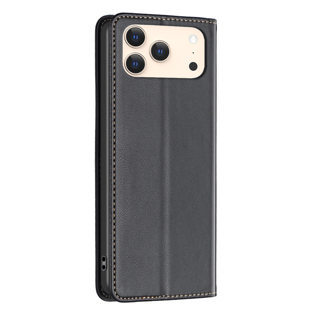 Die BINFEN Color iPhone 17 Pro Max - BINFEN Flip Case Hülle bietet Rundum-Schutz, sichtbaren Kameraausschnitt, feine Nähte und besteht aus schwarzem Kunstleder.