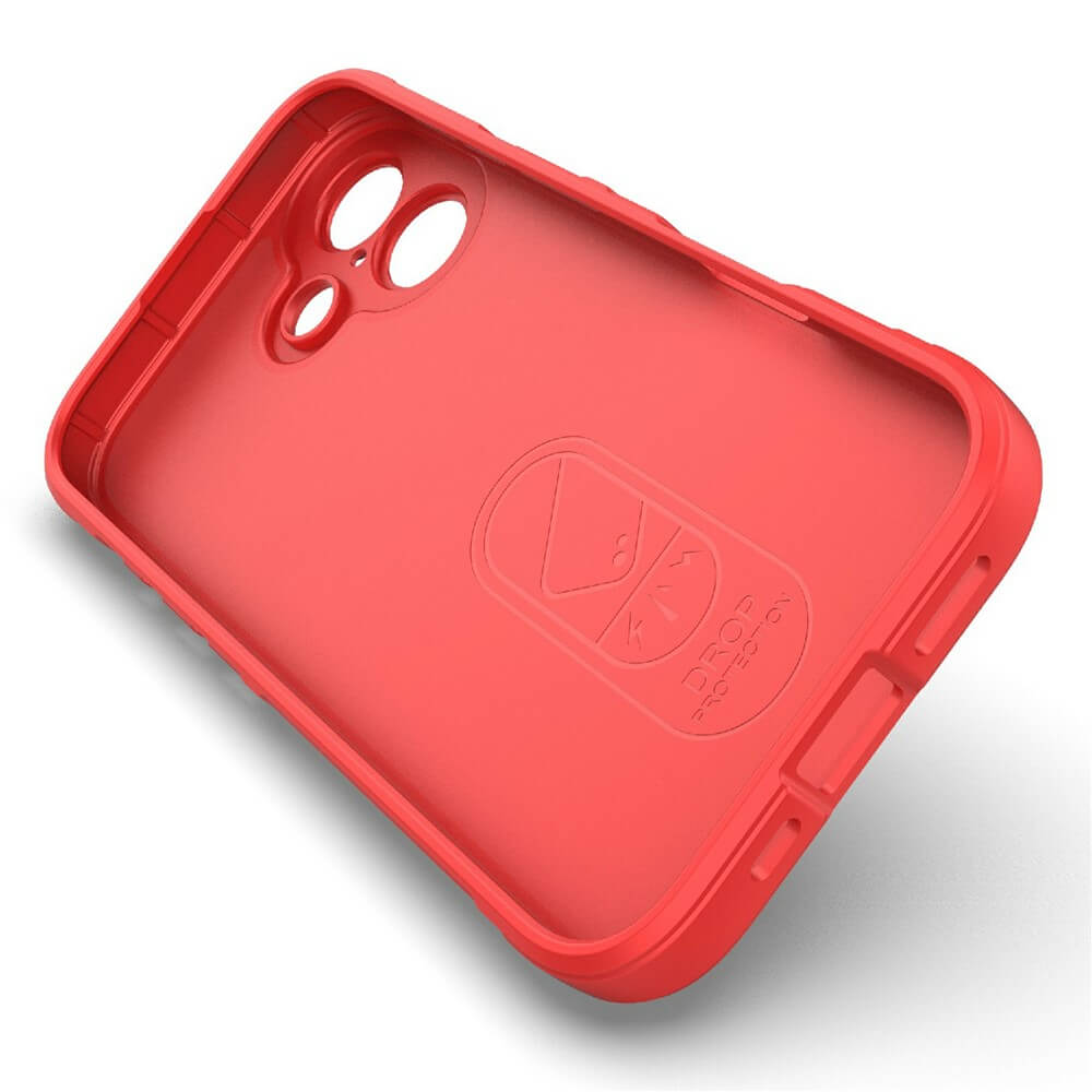 Nahaufnahme eines roten Smartphone-Covers mit präzisen Kameraausschnitten und VK Drop Protection-Logo.