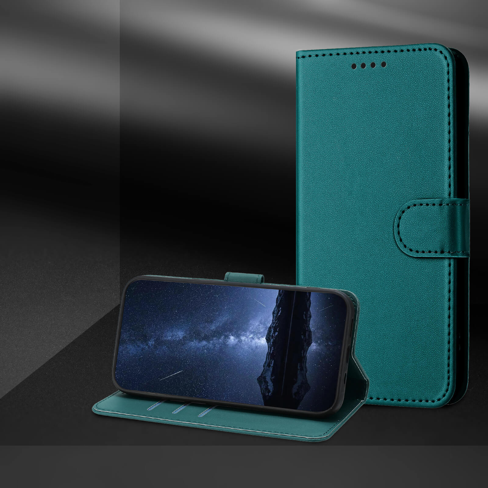 The Cover-Discount iPhone 17 - Elegante Ledertasche mit Standfunktion stützt ein Smartphone mit Nachtbildschirm, vor dunklem Hintergrund.