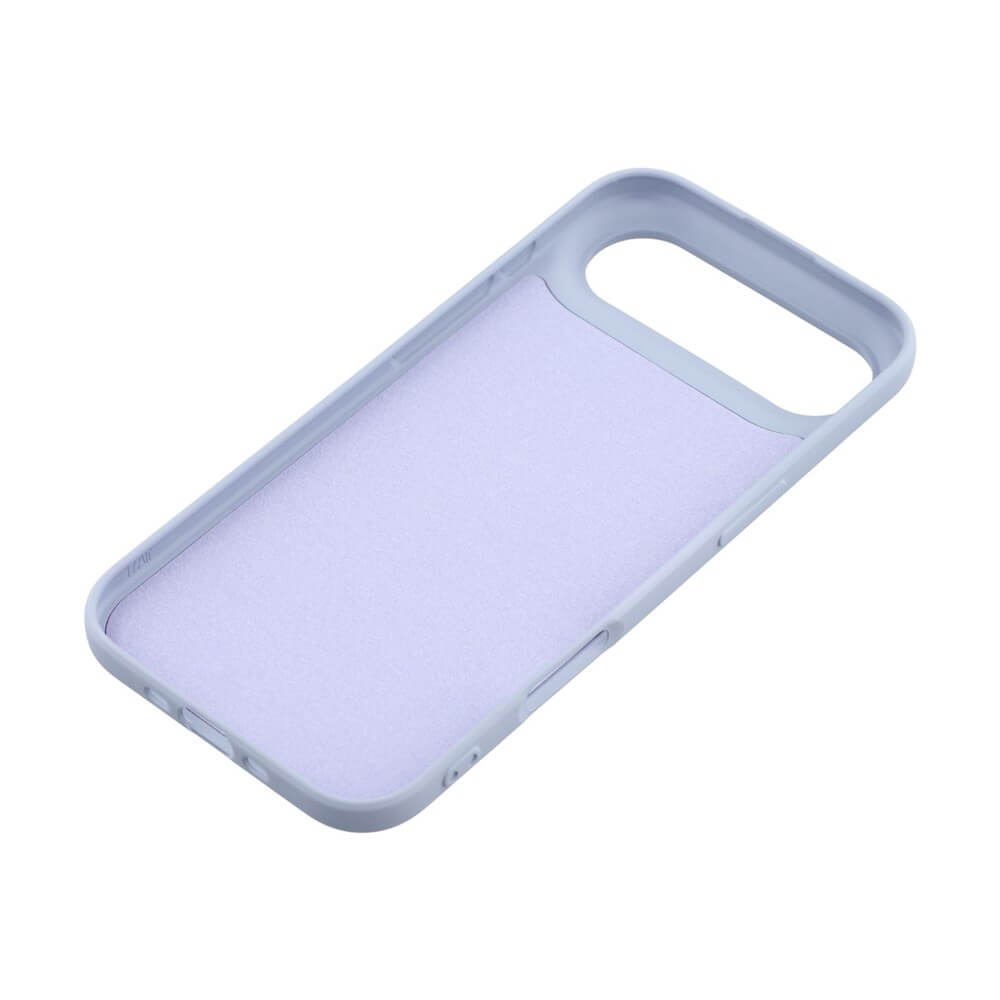 Leicht violette und hellgraue Smartphone-Hülle mit Ausschnitten für Kamera und Tasten, Innenansicht.