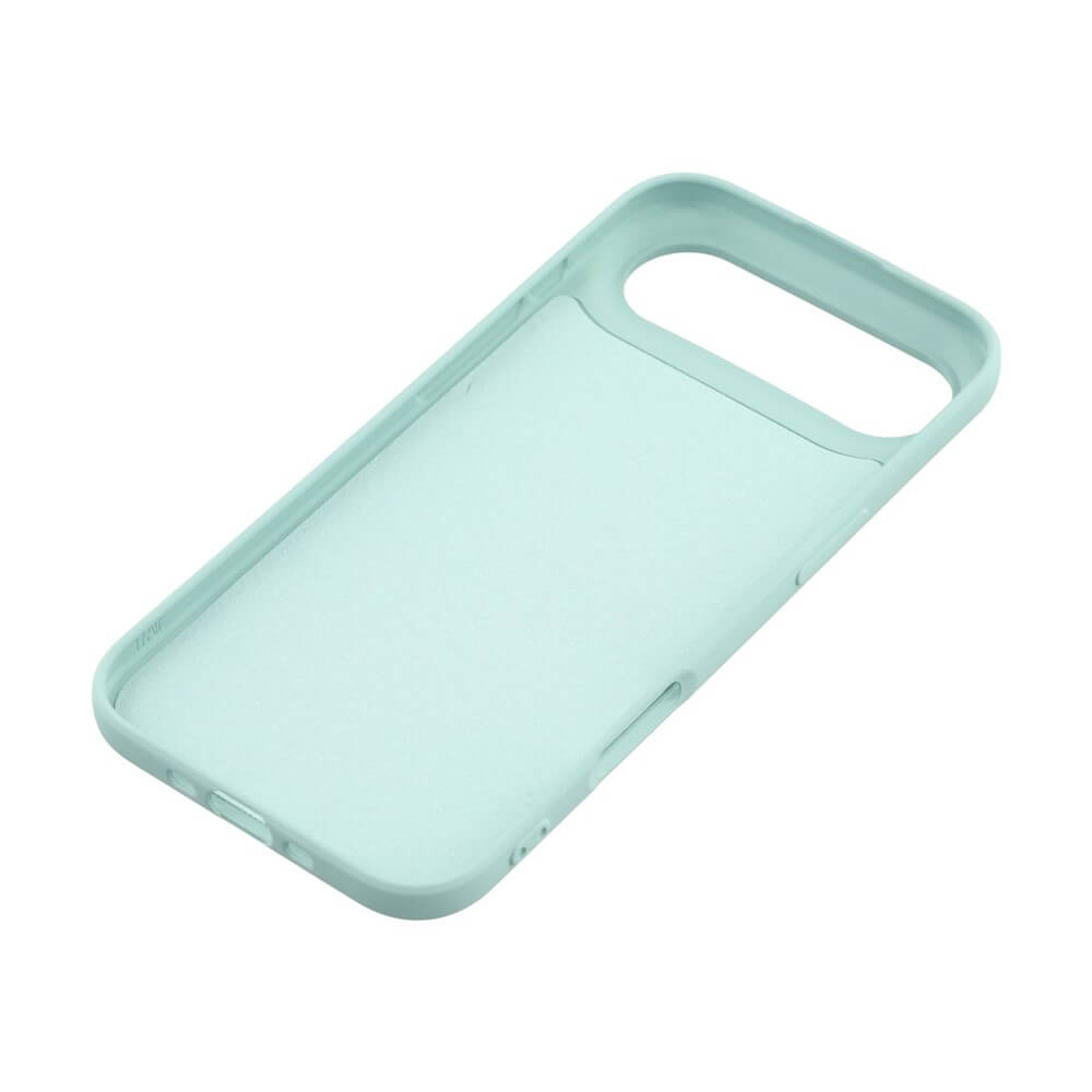 Hellmintfarbene Smartphone-Hülle mit präzisen Ausschnitten für Kamera und Anschlüsse, minimalistisch gestaltet.