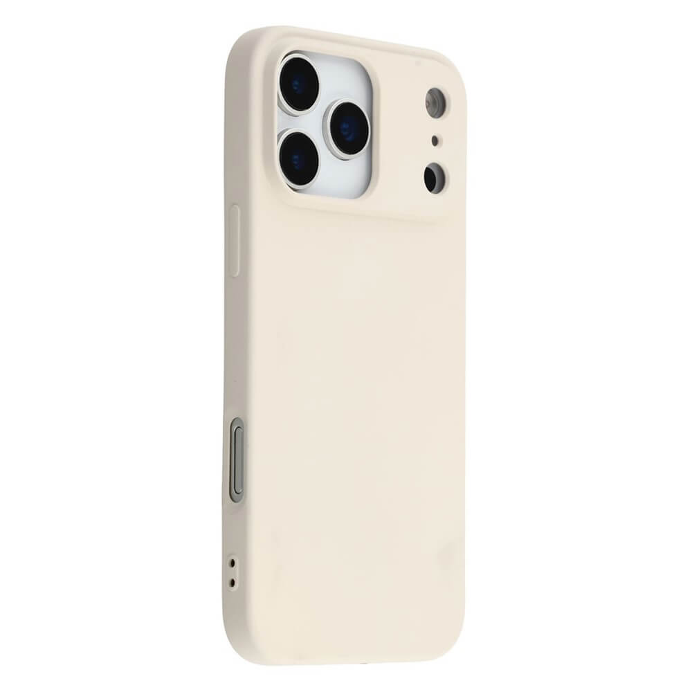 #farbe_weiss|Cremefarbene Smartphone-Hülle mit präzisen Aussparungen für die Dreifachkamera und Seitentasten, minimalistisch