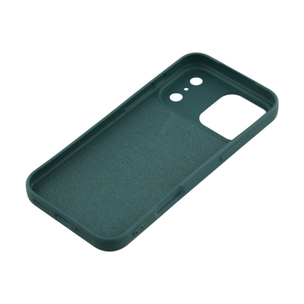 Dunkelgrüne Handyhülle mit präzisen Aussparungen für Kamera und Tasten, minimalistisches Design.