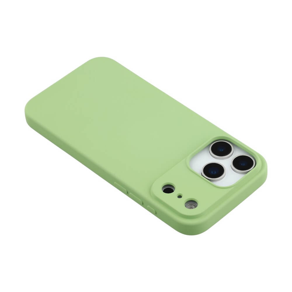 Ein modernes Smartphone mit drei Kameraobjektiven in einem hellgrünen, matten Schutzcase vor weißem Hintergrund.