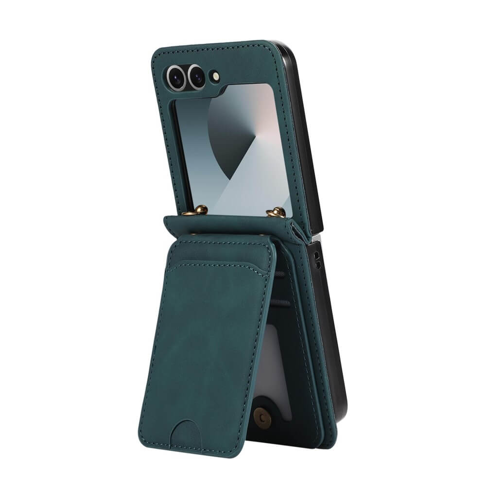 Die Cover-Discount Galaxy Z Flip7 Hülle ist ein Etui mit vielen Kartenfächern und Umhängeband, passgenau für Ihr faltbares Smartphone und praktischem Kameraausschnitt auf der Rückseite.