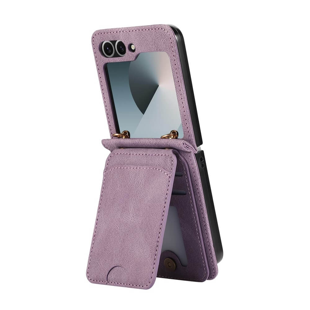 Das Cover-Discount Galaxy Z Flip7 Etui in Lila bietet viele Kartenfächer, ein praktisches Umhängeband und passgenauen Schutz für Ihr Smartphone - ideal als Flip Cover mit Kartenfach.