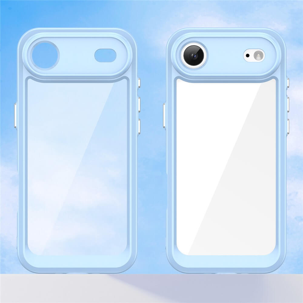 Zwei transparente hellblaue Handyhüllen vor einem Himmel mit Wolken; eine mit Kameraausschnitt, die andere mit weißem Smartphone.