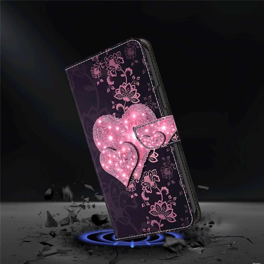 Das Cover-Discount Galaxy A35 - 3D-Effekt Hülle Etui zeigt rosa leuchtende Herzen und florale Motive auf einem dunklen Hintergrund mit einem rissigen Oberflächendesign.
