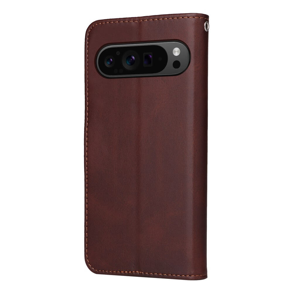 Braune Lederhülle für Smartphones, sichtbare Nähte, Kameraaussparung, elegante Verarbeitung