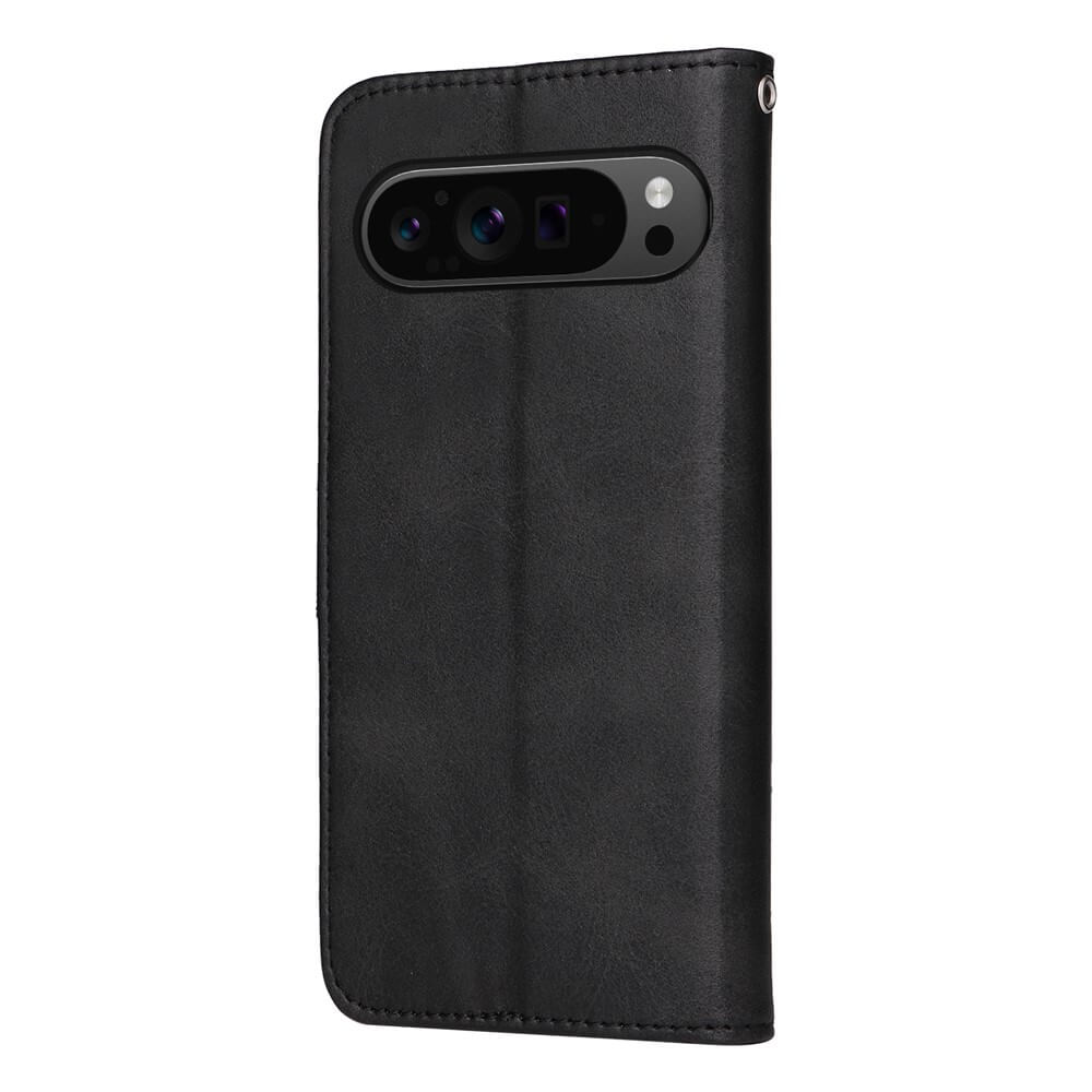 Schwarze Lederhülle mit Kartenfach und Kameraausschnitt, elegante Naht, passend für Smartphone mit mehreren Objektiven.