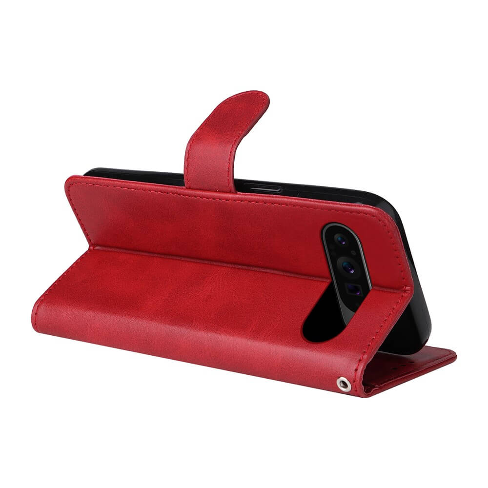 Rotes Leder-Folio-Handy-Case als Ständer gefaltet, geschlossen, mit schwarzem Smartphone horizontal platziert.