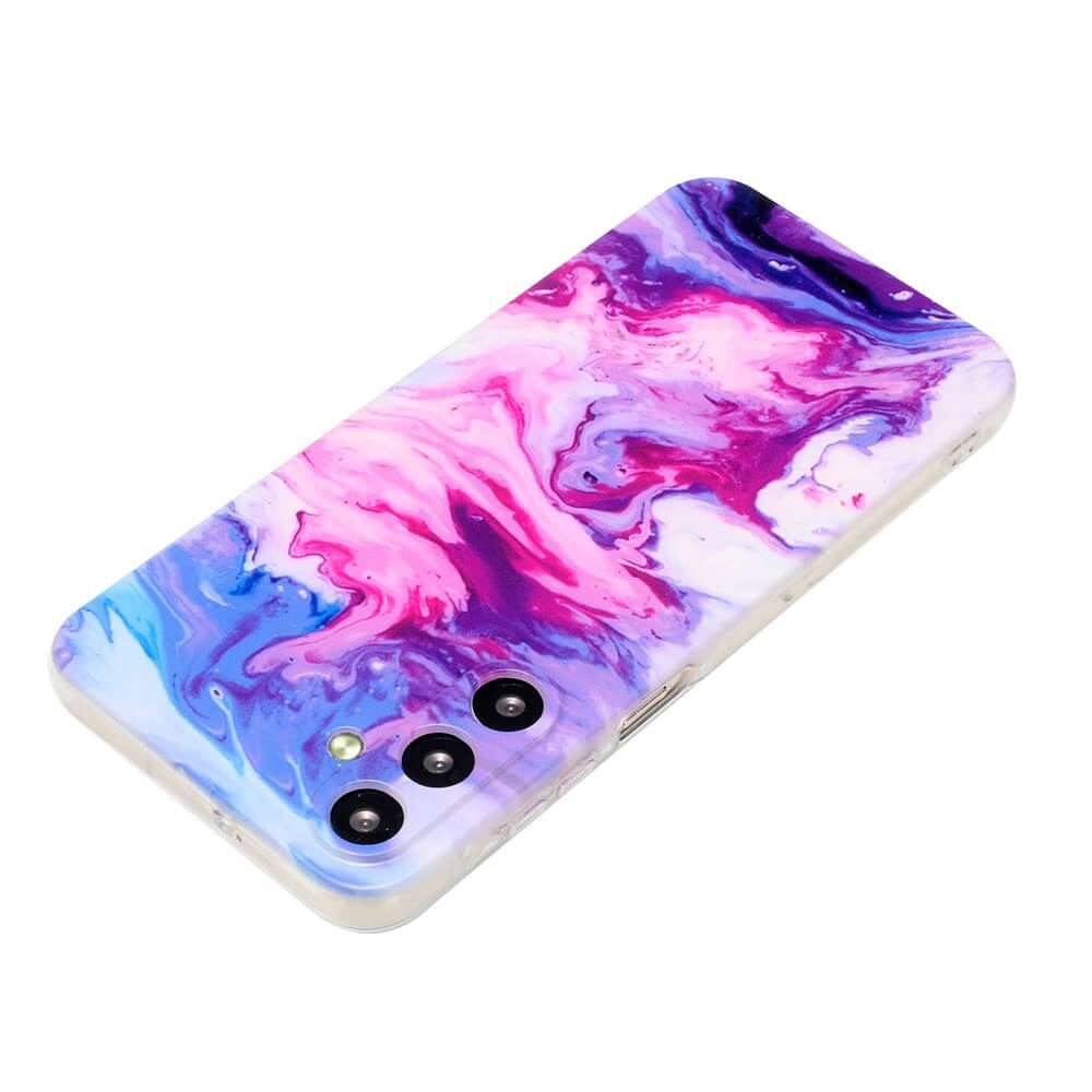 Die Cover-Discount Galaxy A35 Marble Handyhülle ist eine rosafarbene, lilafarbene und blaue TPU-Hülle für Ihr Smartphone, die Schutz und Stil mit Platz für drei Rückkameras bietet.
