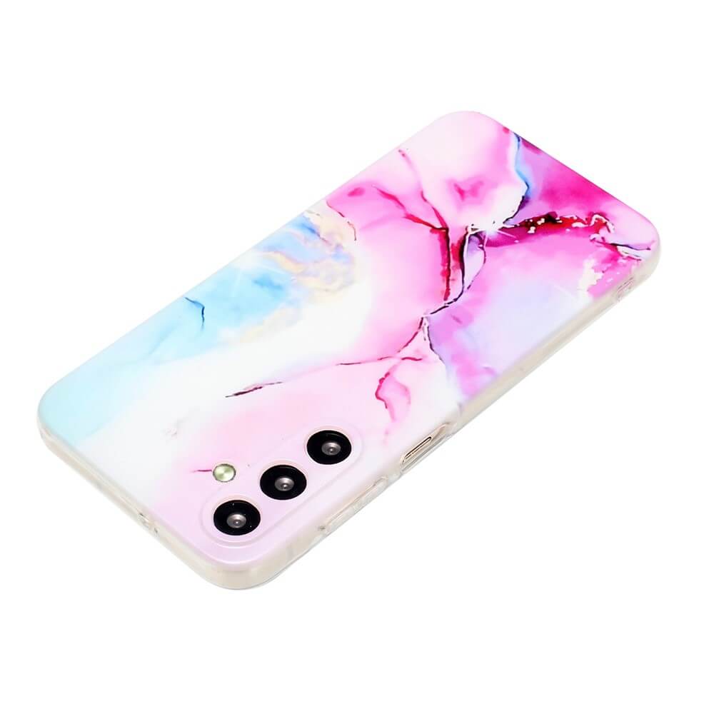 Die Cover-Discount Galaxy A35 - Handyhülle Marble hat ein rosa, blaues und weißes Marmor-Design, eine glatte TPU-Oberfläche und passt zu Modellen mit drei Kameralinsen.
