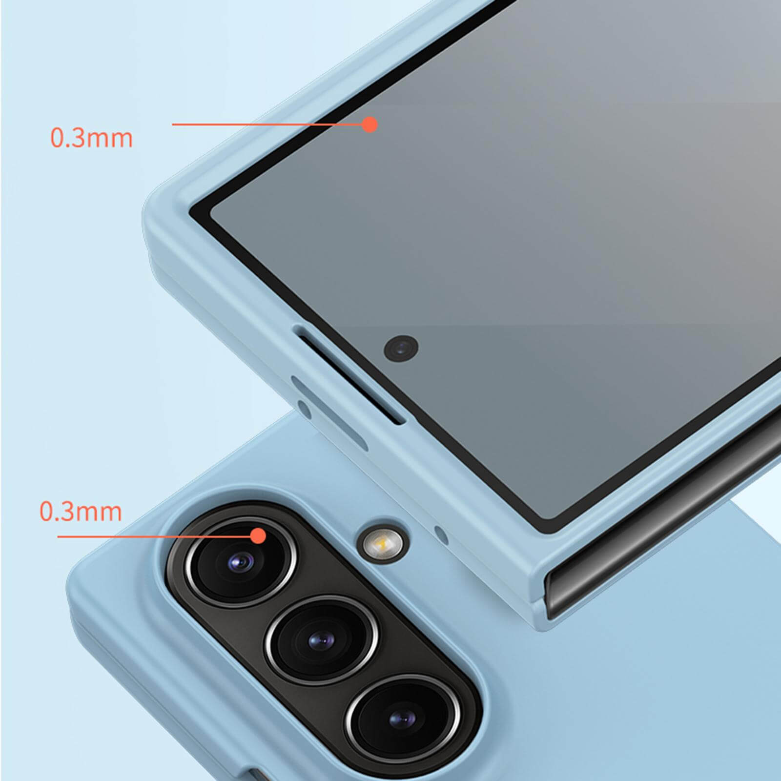 Nahaufnahme einer Cover-Discount Galaxy Z Fold7 Schützende Hartplastik Handyhülle in Hellblau, mit 0,3 mm erhöhten Rändern um die Kamera und den Bildschirm für zusätzlichen Schutz.