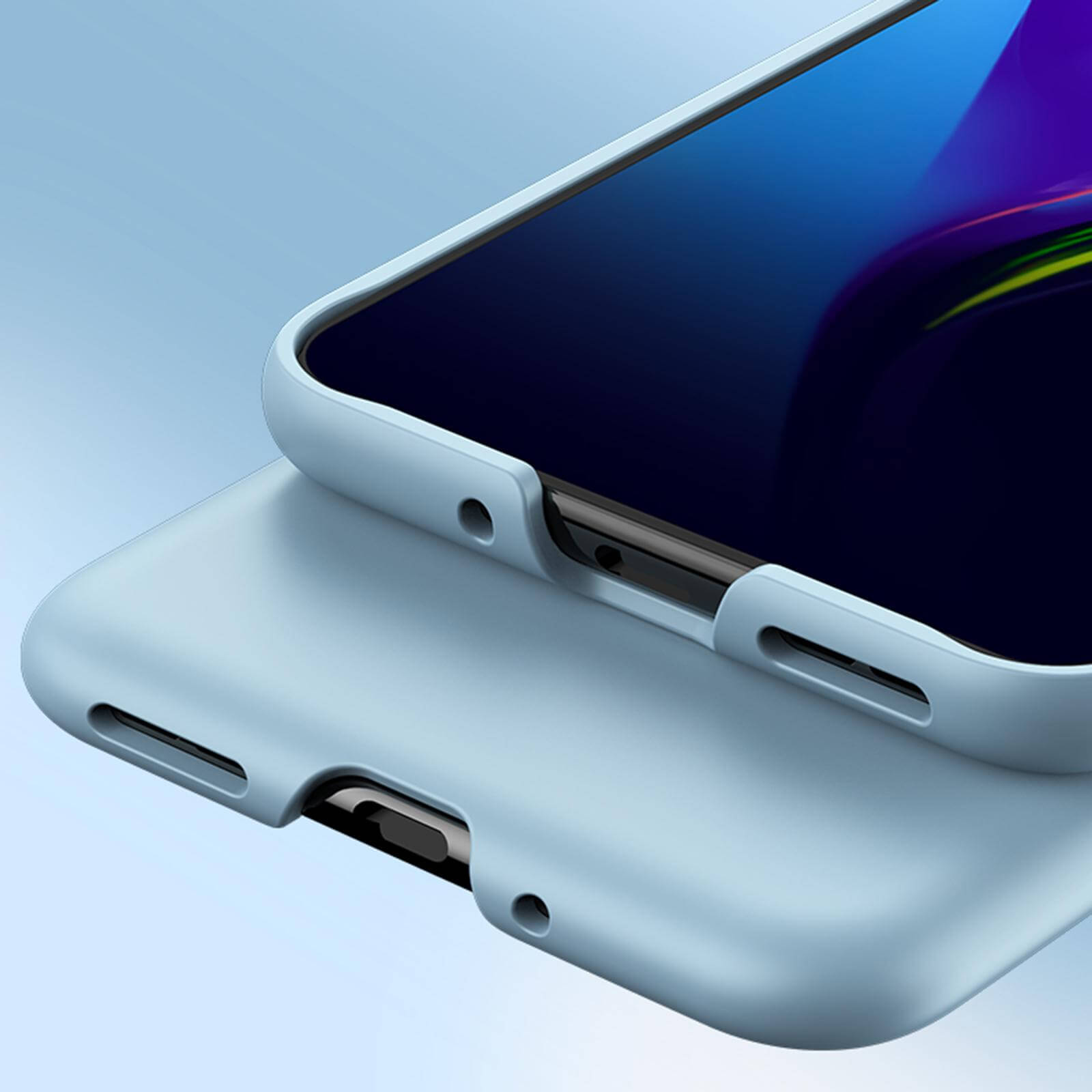 Nahaufnahme des Galaxy Z Flip7 in einer Cover-Discount Schützende Hartplastik Handyhülle in Hellblau, mit präzisen Aussparungen für Ladeanschluss und Lautsprecher.